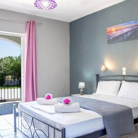 Brunswick Private Complex. Villa *